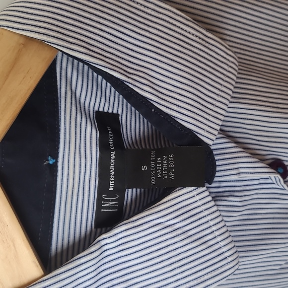 INC button down - Picture 4 of 4